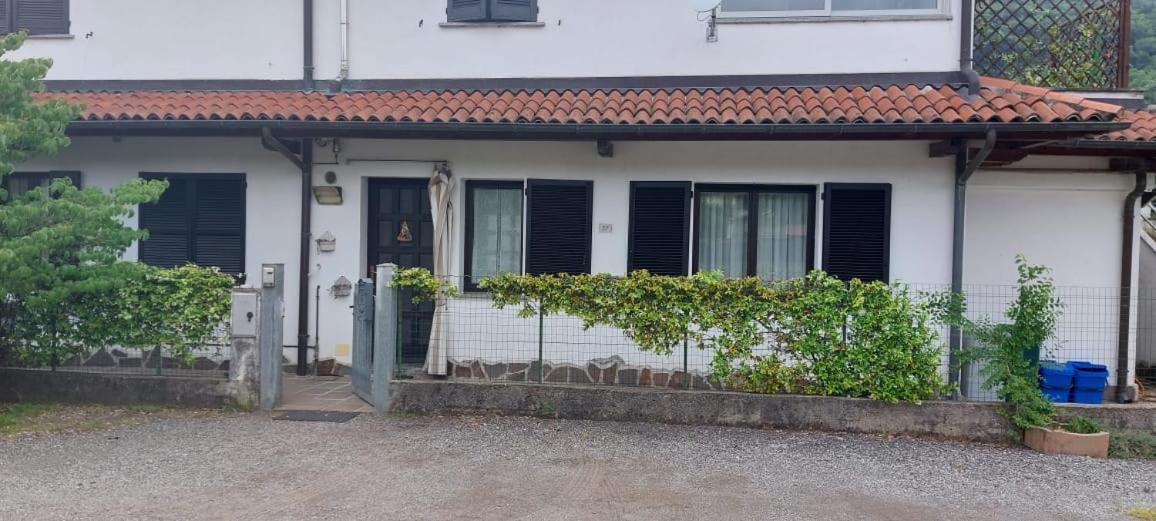 Hotel Il Canneto Porto Ceresio Ruang foto
