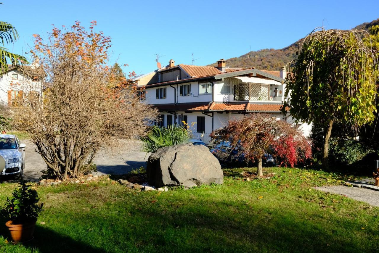 Hotel Il Canneto Porto Ceresio Bagian luar foto