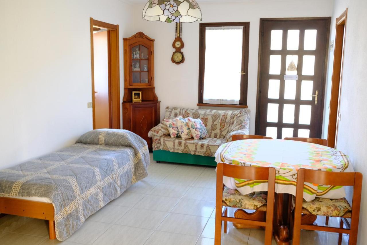 Hotel Il Canneto Porto Ceresio Bagian luar foto