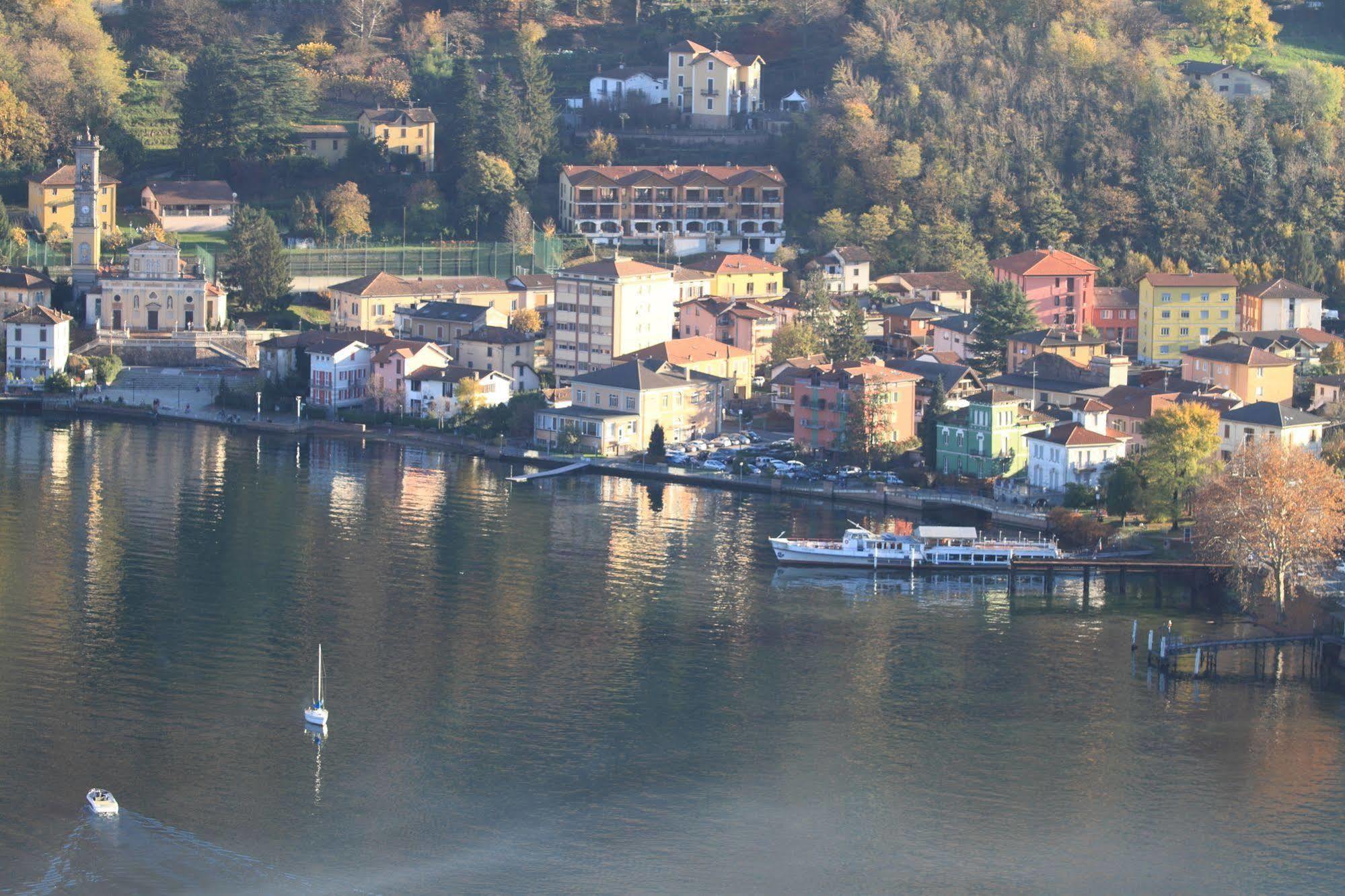 Hotel Il Canneto Porto Ceresio Bagian luar foto